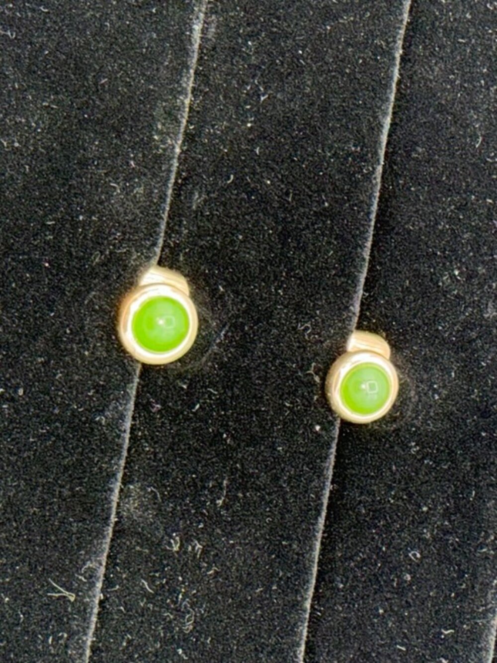 Avon Gold Tone Green Stone Clip‑On Earrings – Vintage Style